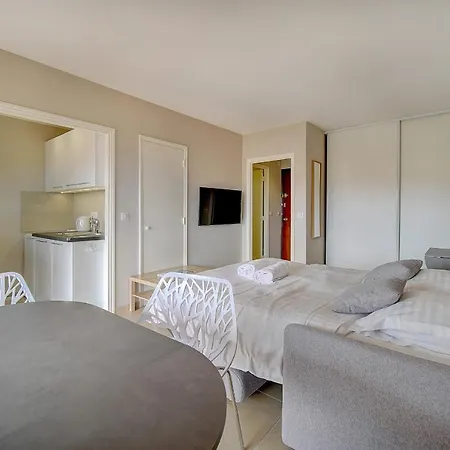 Апартаменты Immogroom - Very Pleasant And Bright - Cozy - Shops