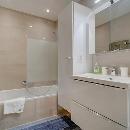 Апартаменты Immogroom - Very Pleasant And Bright - Cozy - Shops